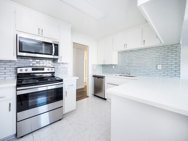 Interior Photo - 1641 Veteran Ave