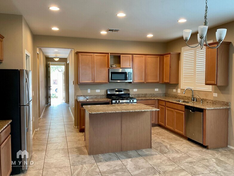 Building Photo - 6130 W Bandelier Ct