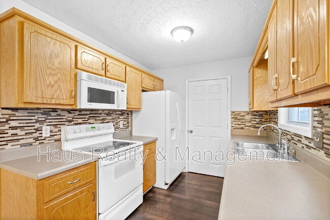 Building Photo - 3257 Veranda Cir