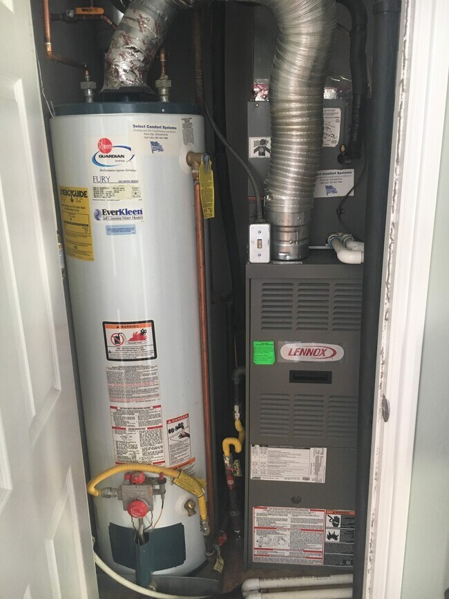 Building Photo - 1257 E 200 S