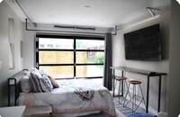 Building Photo - 5920 Rosslyn Ave