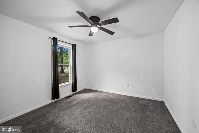 Building Photo - 109 6th Ave