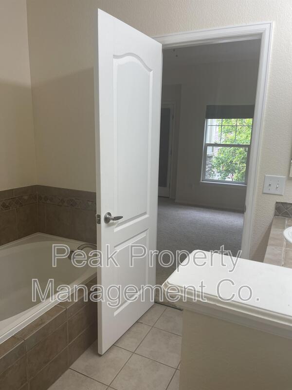 Building Photo - Precision Dr, 3903 Unit F