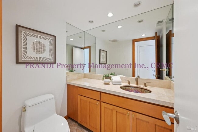 Building Photo - 4 Milland Ct