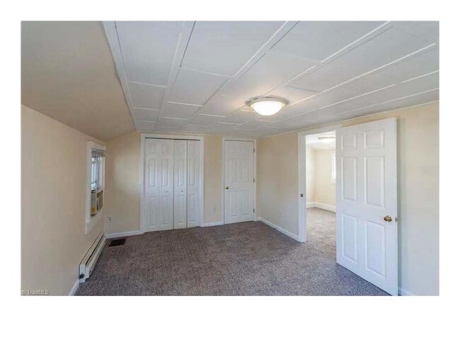 Building Photo - 210 Friendship Cir