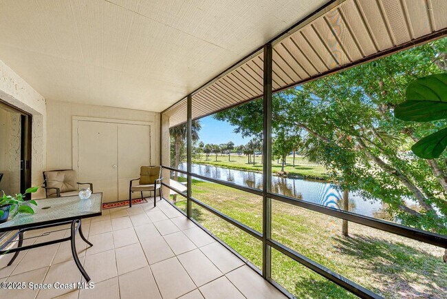 Building Photo - 2175 Golf Isle Dr