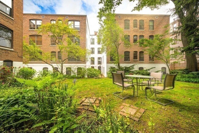 Building Photo - 31 Linnaean St