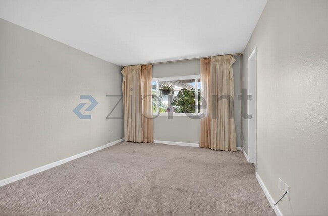 Building Photo - 13333 Rollin Glen Rd