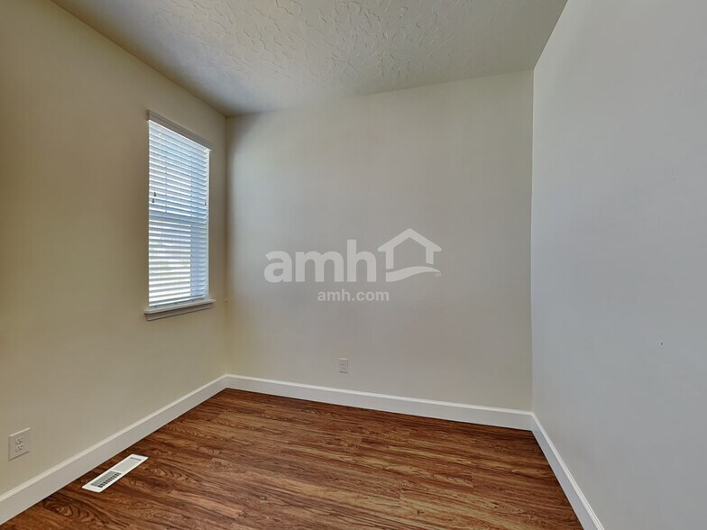 Building Photo - 1077 W 850 S