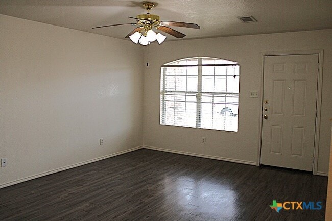 Building Photo - 5402 Lauren Lea Dr