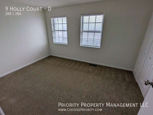 Building Photo - 9 Holly Ct