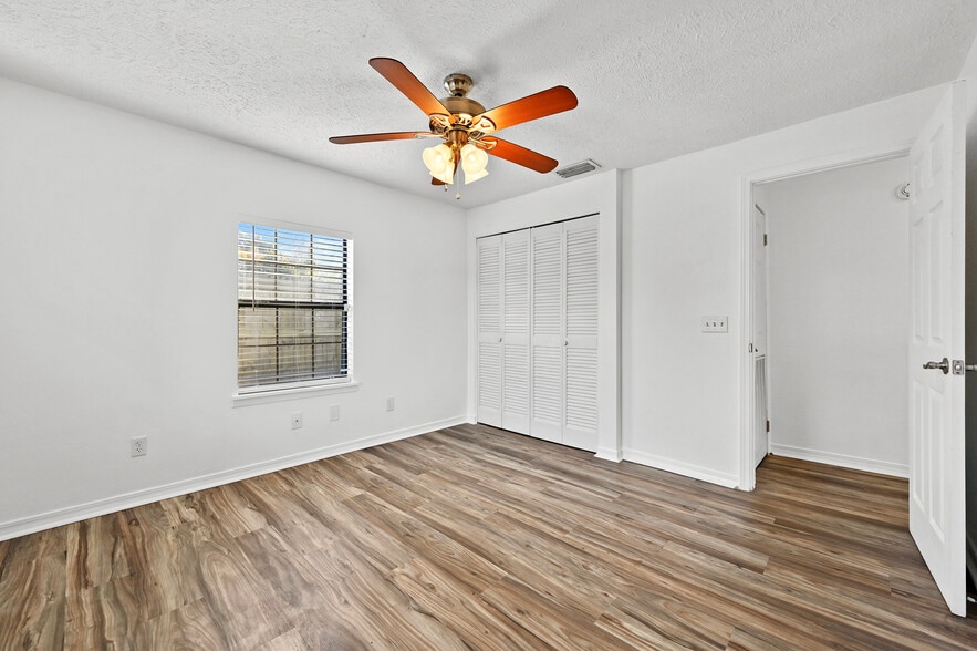 Front Bedroom - 343 Spring Ave