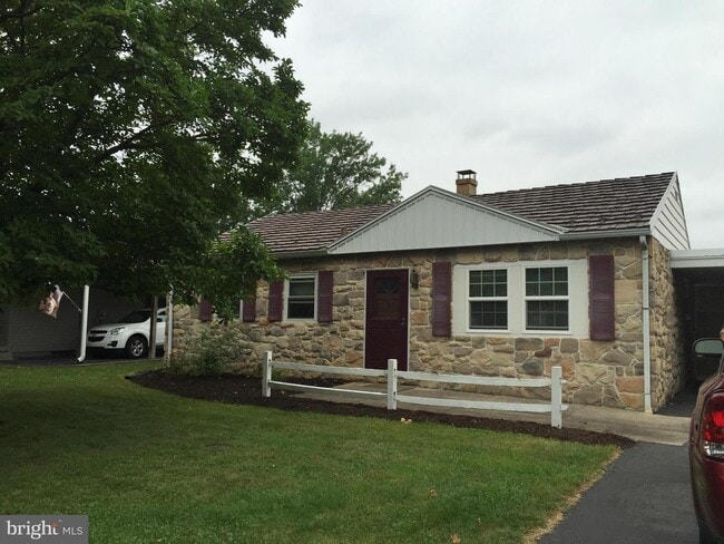 Building Photo - 721 Stouffer Ave