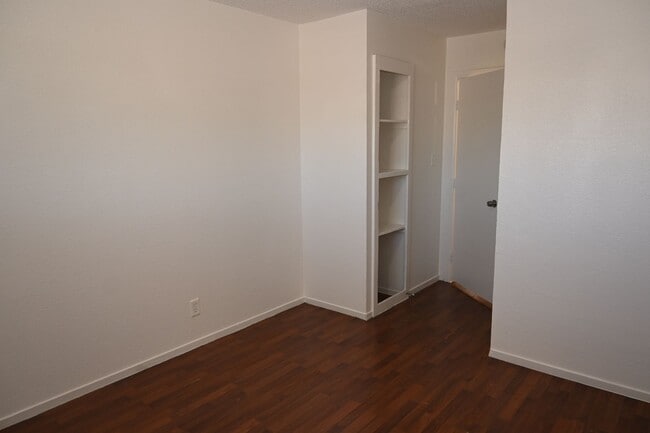 Building Photo - 2301 Stewart Ave #C C