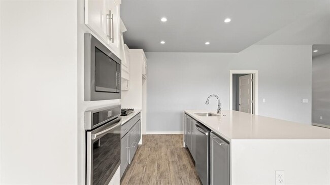 Building Photo - 17859 Salem Rd