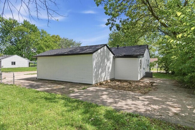 Building Photo - 4351 Redonda Ln