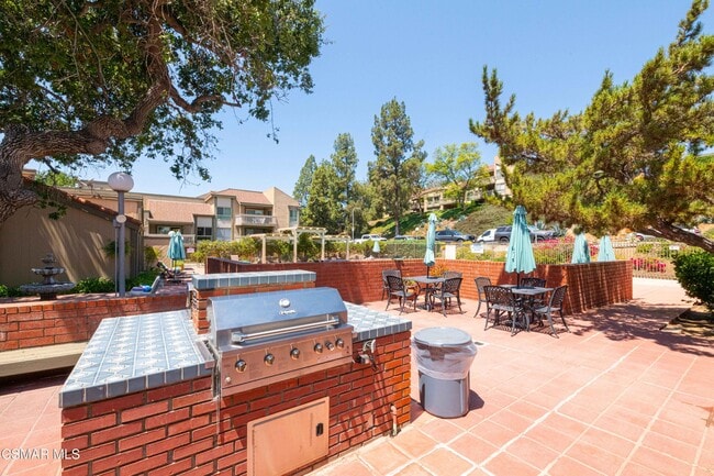 Building Photo - 460 Arbor Ln Ct