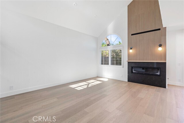 Building Photo - 2750 Point Del Mar