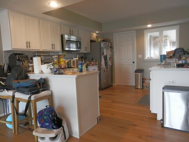 Building Photo - Spectacular 5 Bed 3 Bath With Amazing View...