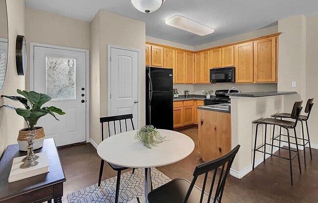 Building Photo - 137 Flat Creek Dr