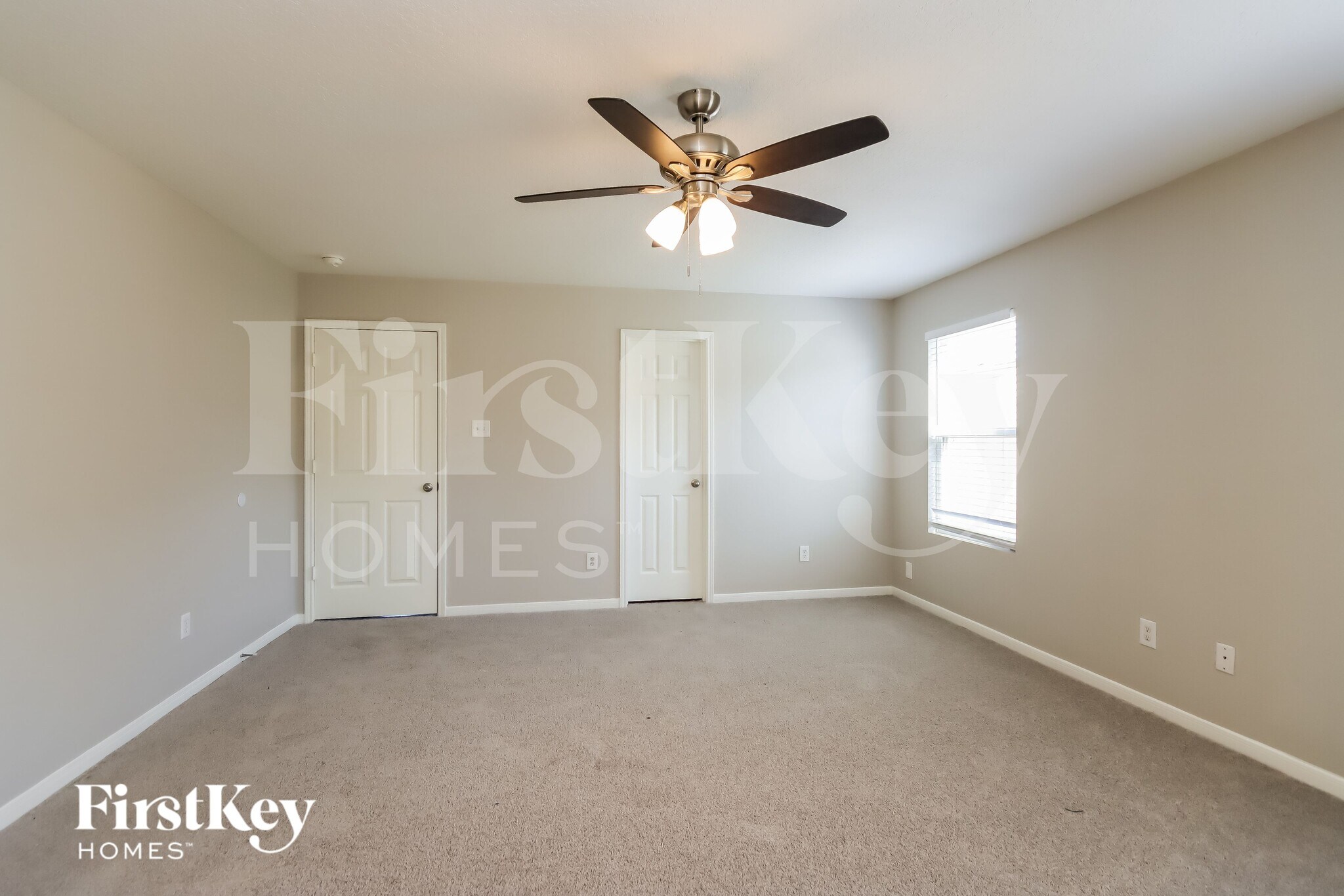 Building Photo - 5619 Cinnamon Lake Dr
