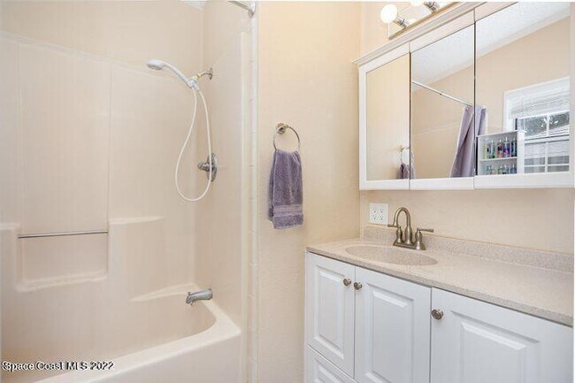 Building Photo - 7050 Bismark Rd