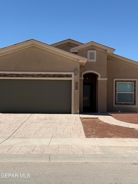 Building Photo - 3873 Loma Dante