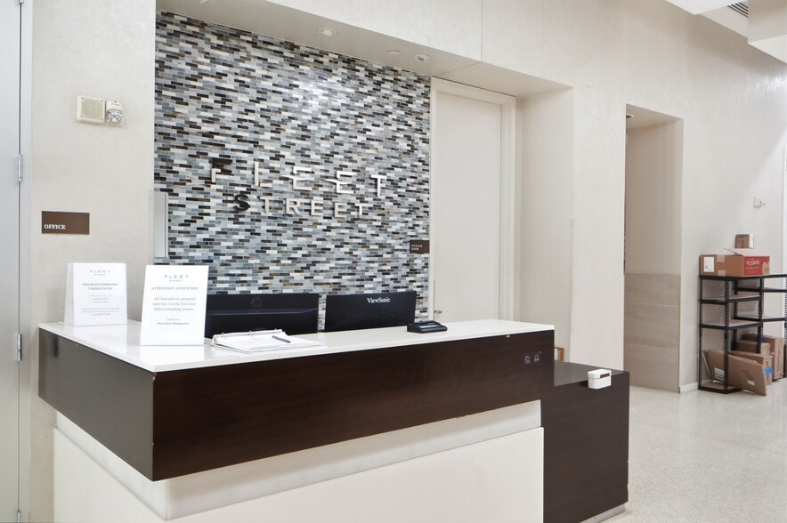 Building Photo - 157 Fleet St