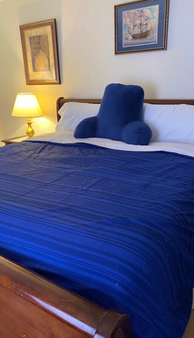 Building Photo - 1166 6th Ave