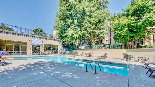 Building Photo - 227 N Dotger Ave