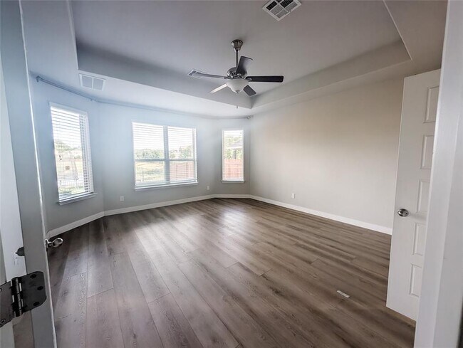 Building Photo - 3636 Mineral Dr