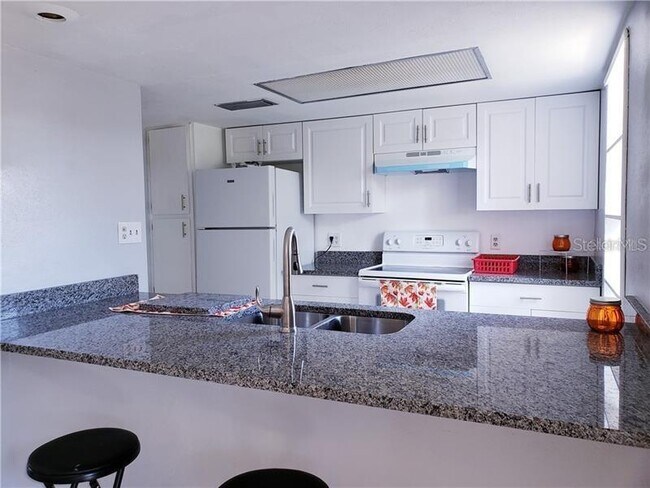 Building Photo - 3919 Coronation Ct