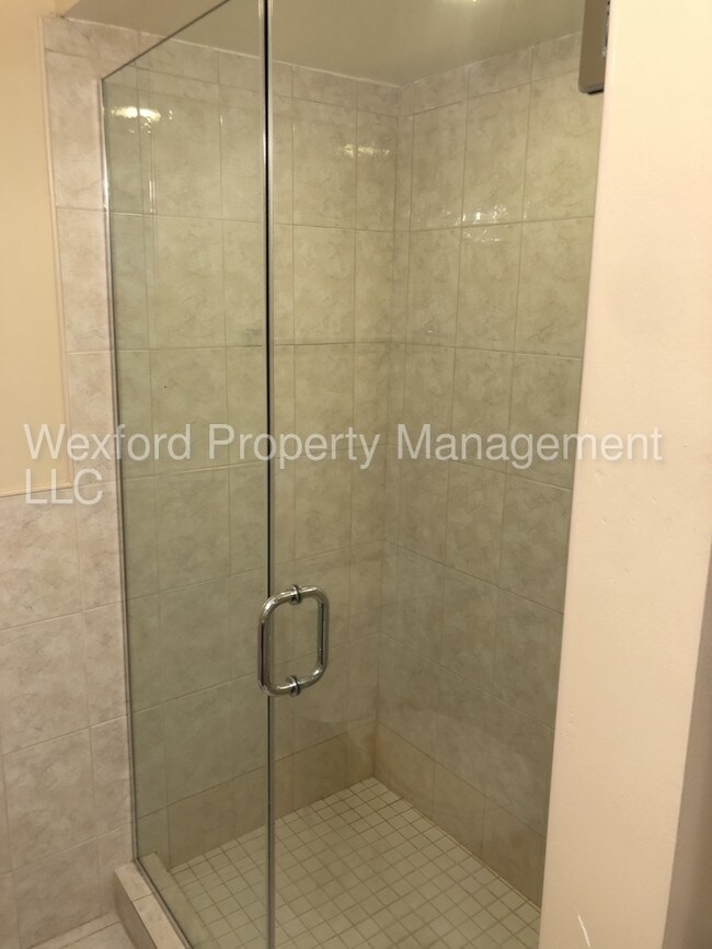 Building Photo - 7036 Eastern Ave NW