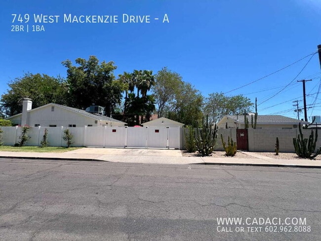 Building Photo - 749 W MacKenzie Dr
