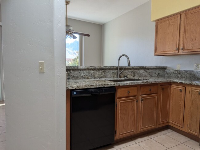 Building Photo - Oro Valley Rental