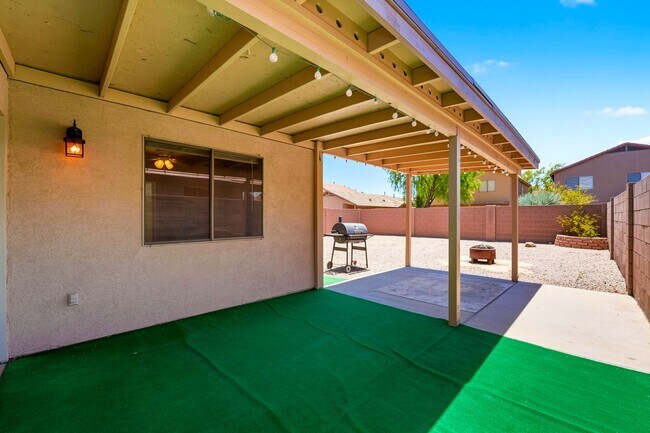 Building Photo - Live in Rancho El Dorado | Spacious 3 Bed Near Golf & Parks