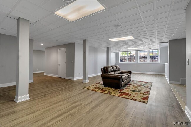 Building Photo - 6408 Heise Rd