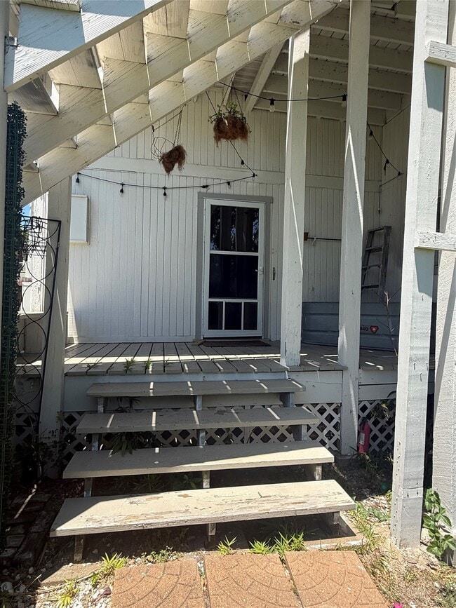 Building Photo - 2121 Avenue K