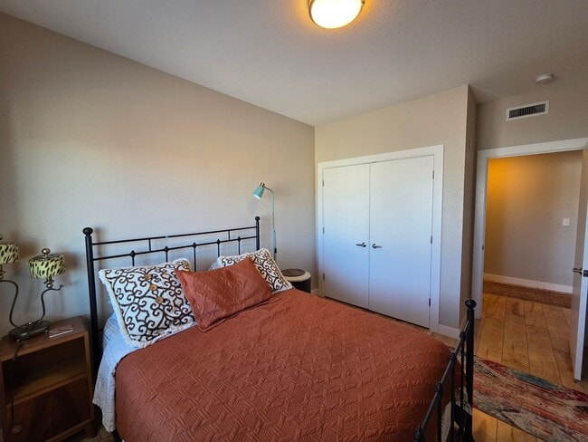 Building Photo - 221 E 5th St