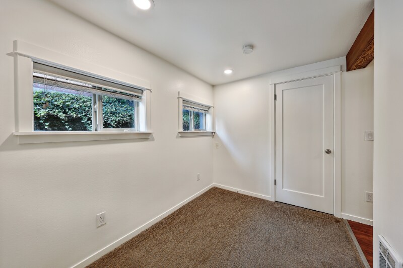 Building Photo - 311 12th Ave E