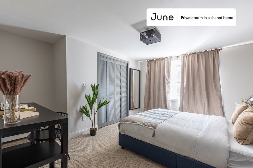 Building Photo - Room in Shared 5 bed/3 bath home