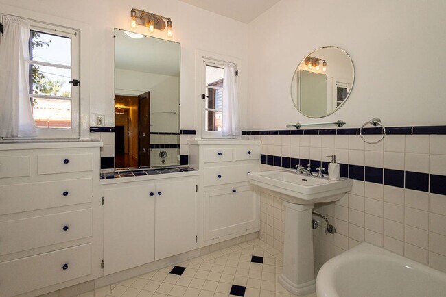 Building Photo - Beautifully Restored 3BR Miracle Mile Duplex | 1,725 SF | Near Metro D Line