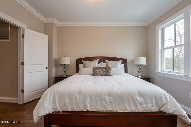 Building Photo - 52 Brookside Dr