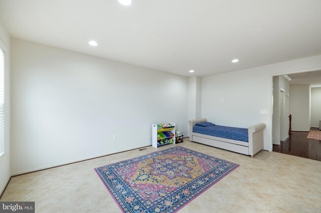 Building Photo - 42557 Dreamweaver Dr