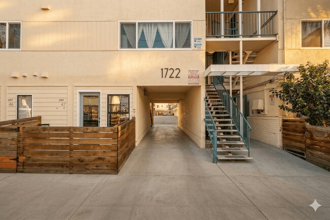 Building Photo - Oak Haus