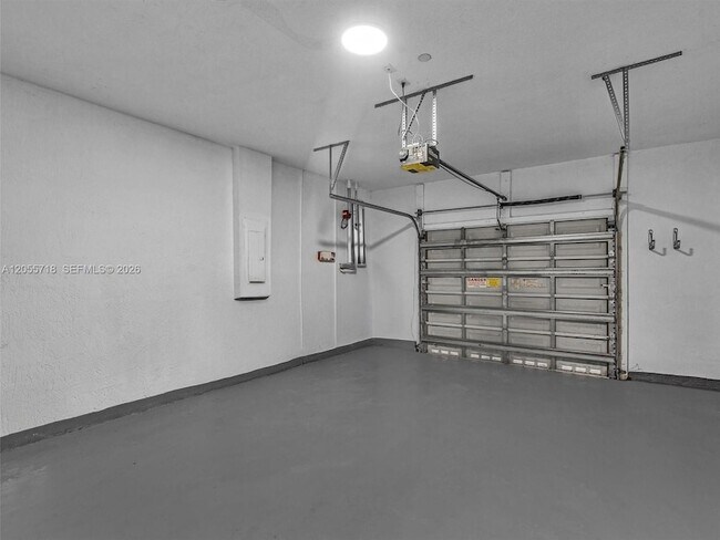Building Photo - 4283 Vineyard Cir