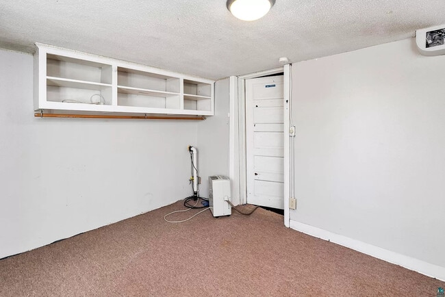 Building Photo - 2114 E 4th St