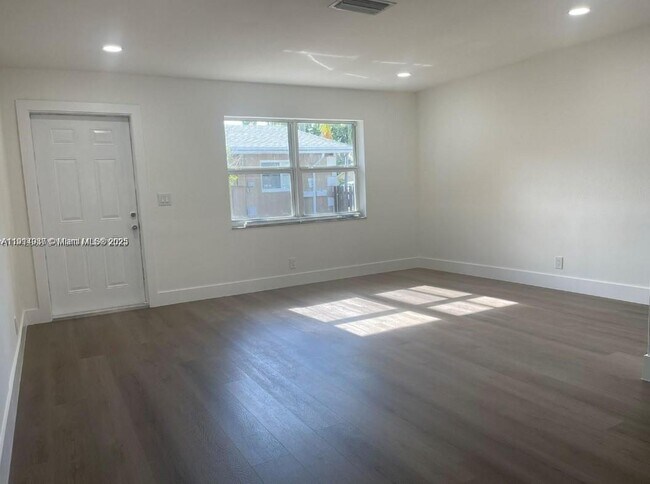 Building Photo - 1814 SW 22nd St