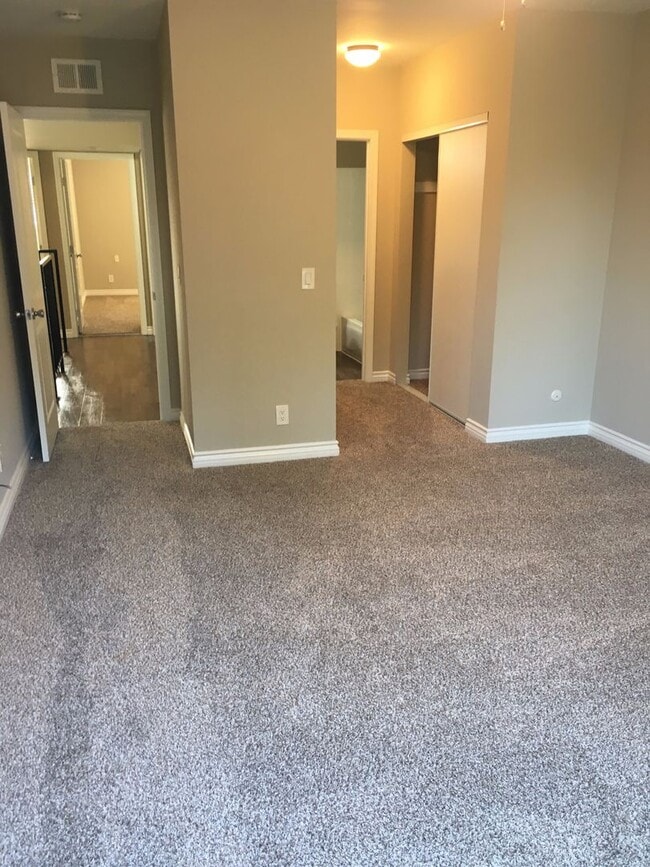 Building Photo - 859-861 Mola Vista Way