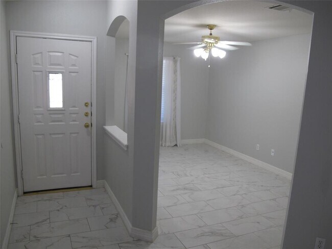 Building Photo - 3401 Pioneer Crossing Dr